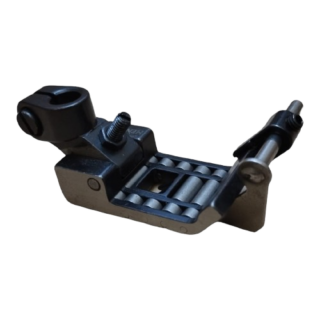 PIE RECUBRIDORA PLANA CON RODILLO 5.6 GUIA REGULABLE